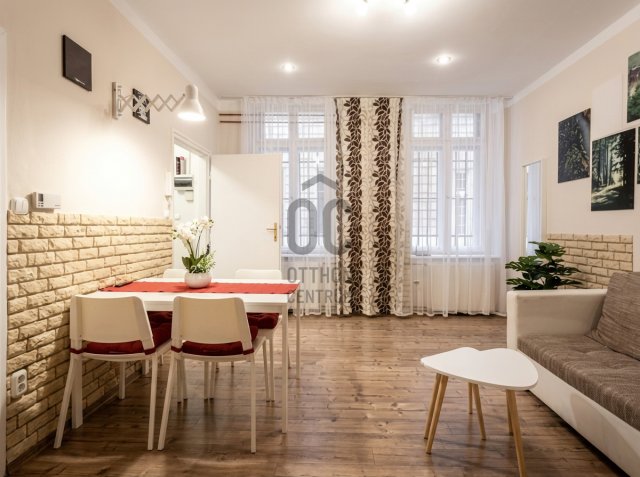 Eladó téglalakás, Budapesten, VI. kerületben 64.9 M Ft, 1 szobás