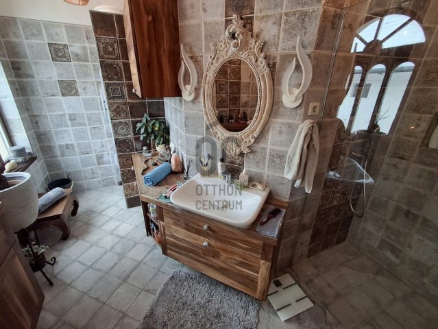 Eladó családi ház, Cegléden 147 M Ft, 4 szobás