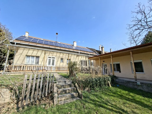 Eladó családi ház, Budapesten, XV. kerületben 159.9 M Ft