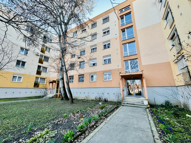 Eladó panellakás, Győrött, Cuha utcában 59.9 M Ft, 2+2 szobás