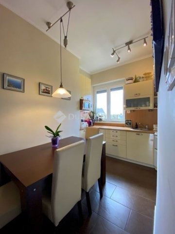 Eladó téglalakás, Pécsett 72.9 M Ft, 3 szobás