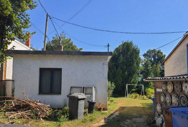 Eladó nyaraló, Balatonfüreden 70 M Ft, 1+1 szobás