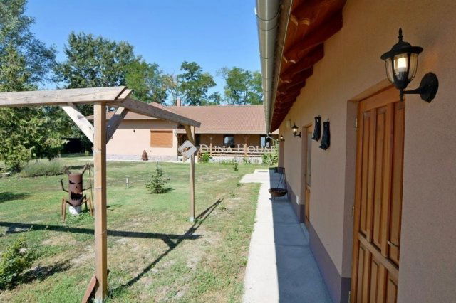 Eladó mezogazdasagi ingatlan, Kocséren 150 M Ft, 3 szobás