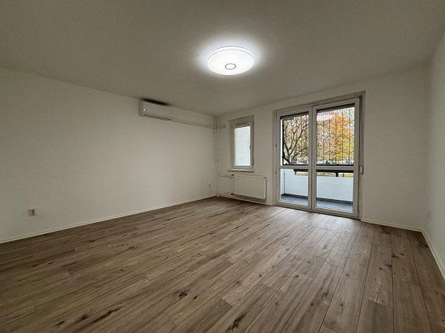 Eladó panellakás, Budapesten, III. kerületben 79.9 M Ft, 2 szobás