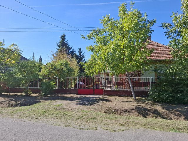 Eladó családi ház, Albertirsán 37.8 M Ft, 2 szobás