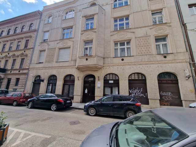 Eladó téglalakás, Budapesten, VI. kerületben 84.6 M Ft, 2 szobás