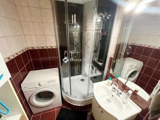 Eladó panellakás, Székesfehérvárott 49.9 M Ft, 2 szobás