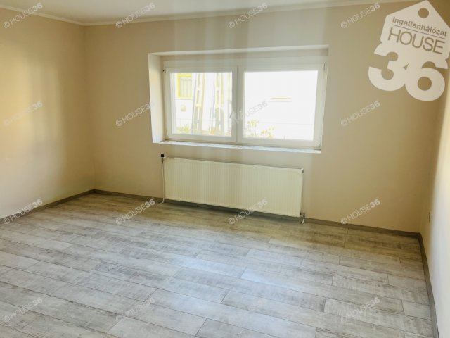 Eladó családi ház, Tolnán 32.5 M Ft, 3 szobás