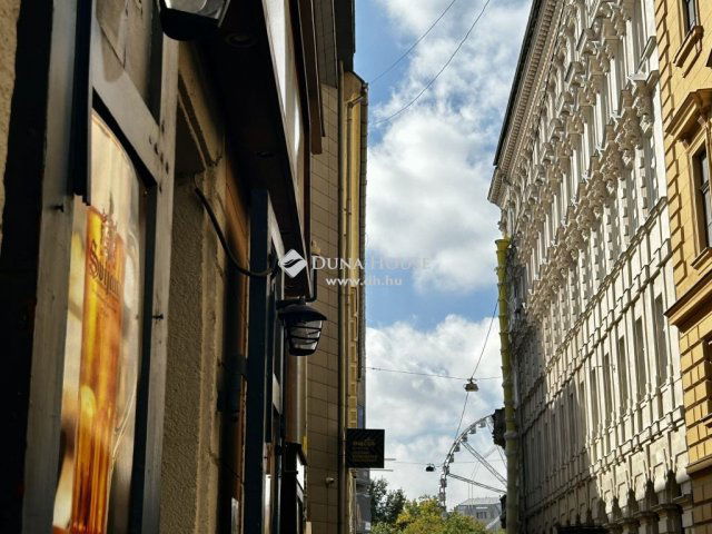 Eladó téglalakás, Budapesten, VI. kerületben 79.9 M Ft