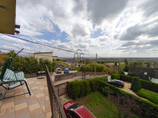 Eladó családi ház, Szentendrén 125 M Ft, 3 szobás