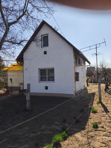 Eladó nyaraló, Szegeden 32.8 M Ft, 2+1 szobás