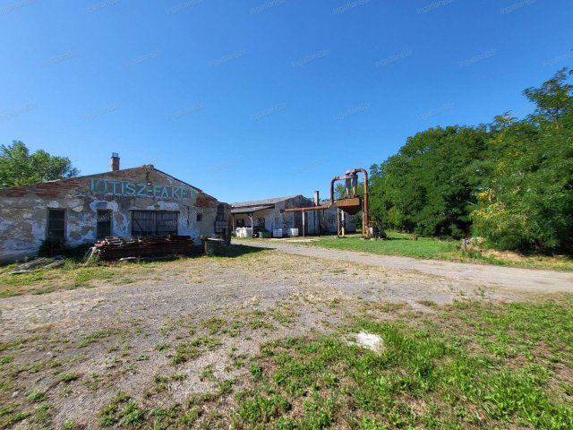 Eladó ipari ingatlan, Nyírmadán 150 M Ft / költözzbe.hu