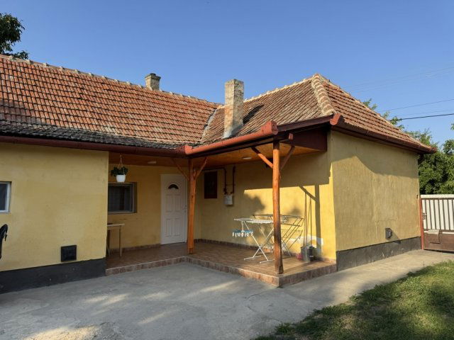 Eladó családi ház, Jászapátiban 12.9 M Ft, 2 szobás