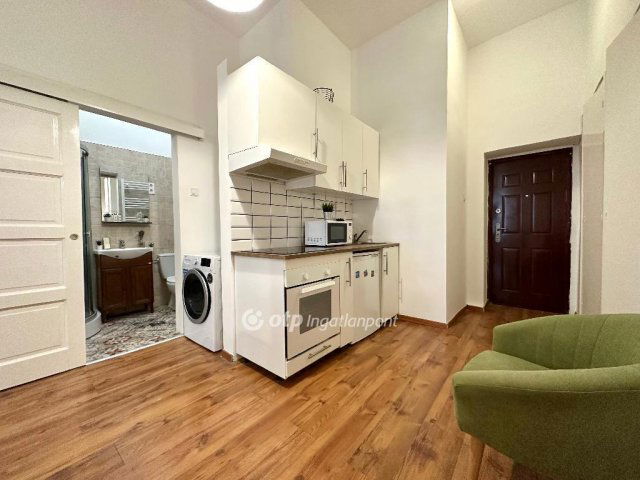 Eladó téglalakás, Budapesten, VII. kerületben 105 M Ft, 3 szobás