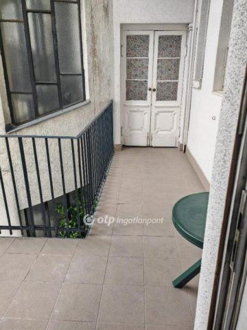 Eladó téglalakás, Budapesten, V. kerületben 130 M Ft, 2 szobás