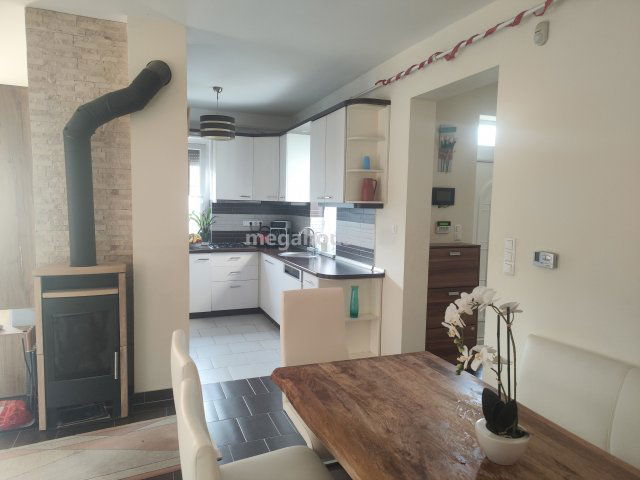 Eladó ikerház, Budaörsön 275 M Ft, 5 szobás