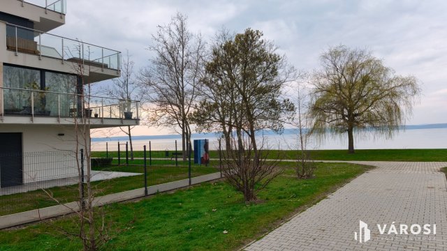 Eladó téglalakás, Siófokon 215.9 M Ft, 5 szobás