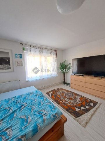Eladó családi ház, Mohácson 134.9 M Ft, 9 szobás