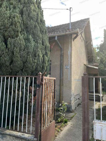 Eladó családi ház, Kecskeméten 63.9 M Ft, 3 szobás