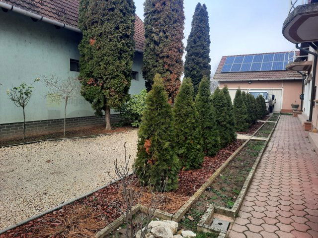 Eladó ikerház, Szegeden, Törökkanizsa utcában 89 M Ft, 4 szobás