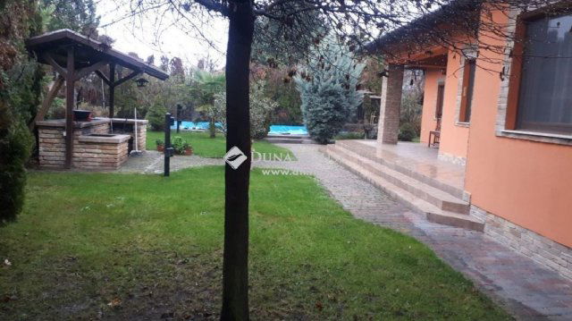 Eladó családi ház, Vecsésen 219.9 M Ft, 4 szobás