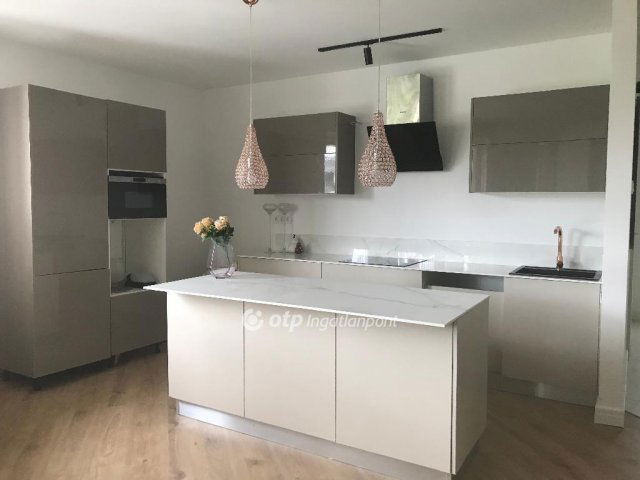 Eladó ikerház, Pécelen 139 M Ft, 6 szobás / költözzbe.hu