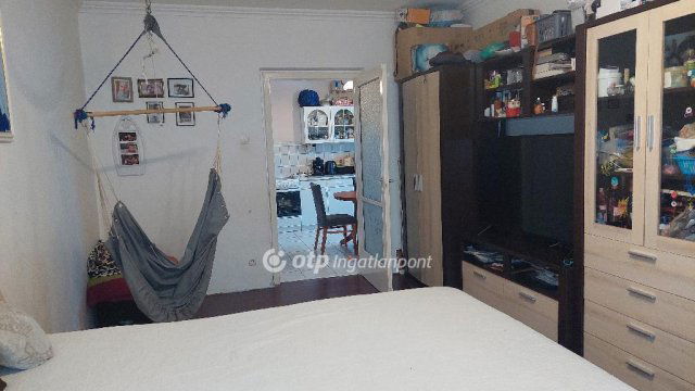 Eladó panellakás, Debrecenben 59.9 M Ft, 2+1 szobás