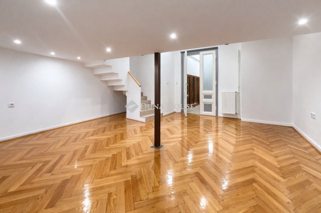 Eladó téglalakás, Budapesten, VI. kerületben 84.9 M Ft, 1 szobás