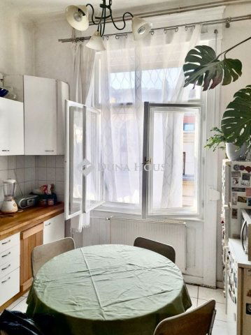 Eladó téglalakás, Budapesten, V. kerületben 120 M Ft, 2 szobás