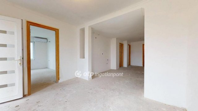 Eladó ikerház, Poroszlón 49.99 M Ft, 4+2 szobás