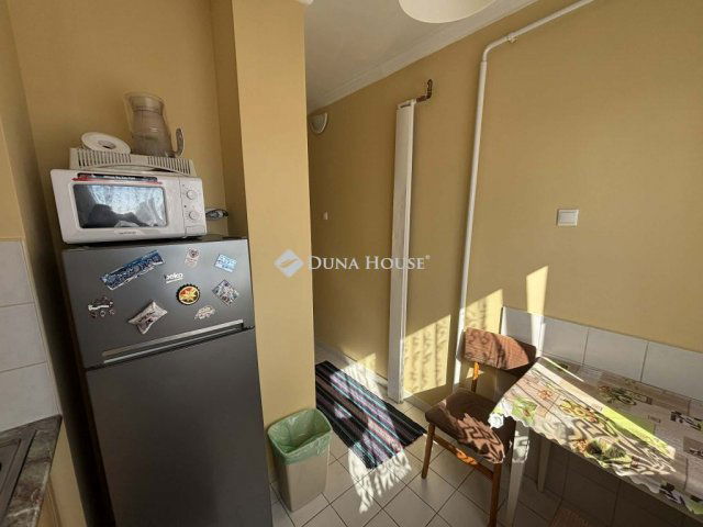 Eladó panellakás, Kecskeméten 36.5 M Ft, 1 szobás