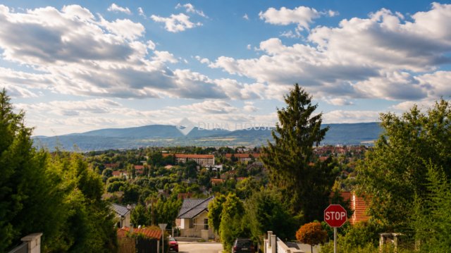 Eladó családi ház, Szentendrén 95 M Ft, 3 szobás