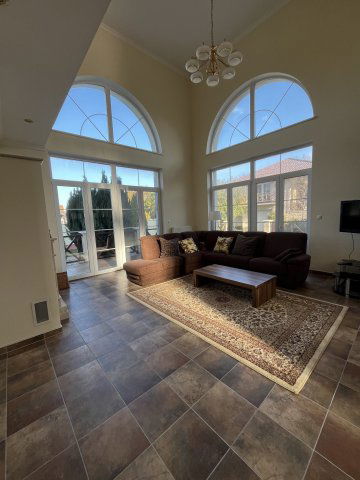 Eladó családi ház, Hegyeshalomban 165 M Ft, 6 szobás