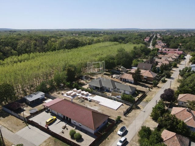 Eladó ikerház, Kókán 59.9 M Ft, 4 szobás / költözzbe.hu