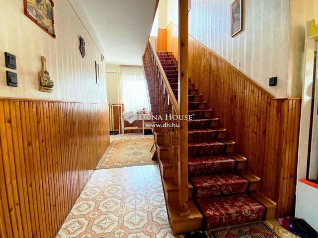 Eladó családi ház, Tápiószecsőn 69.9 M Ft, 6 szobás