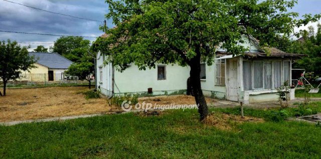 Eladó családi ház, Kunszentmártonban 13.5 M Ft, 3 szobás