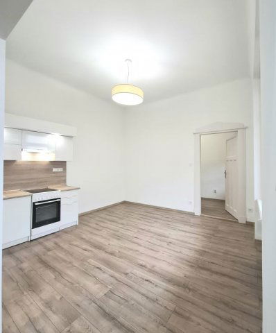 Eladó téglalakás, Budapesten, IX. kerületben, Mester utcában