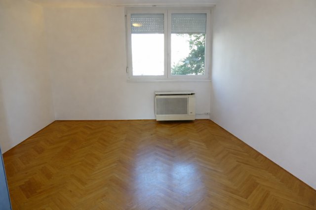 Eladó téglalakás, Szombathelyen 34.9 M Ft, 2 szobás