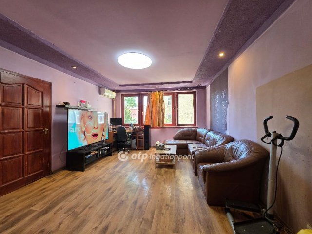 Eladó panellakás, Budapesten, X. kerületben 72 M Ft, 3 szobás