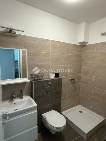 Eladó téglalakás, Budapesten, III. kerületben 137.1 M Ft