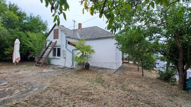 Eladó családi ház, Balatonszőlősön 57 M Ft, 2 szobás