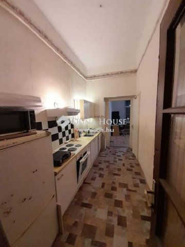 Eladó téglalakás, Budapesten, VIII. kerületben 38 M Ft, 1 szobás