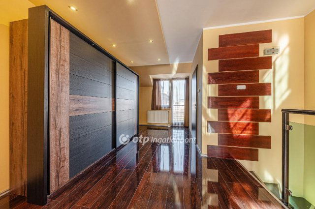 Eladó téglalakás, Budapesten, III. kerületben 119.9 M Ft