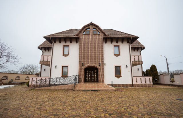 Eladó hotel, Hajdúszoboszlón 354 M Ft, 23 szobás
