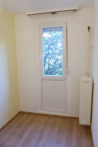 Kiadó panellakás, albérlet, Pécsett, Enyezd úton 120 E Ft / hó
