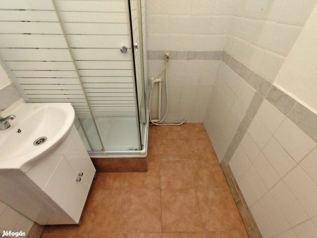 Eladó téglalakás, Dombóváron 29.9 M Ft, 2 szobás