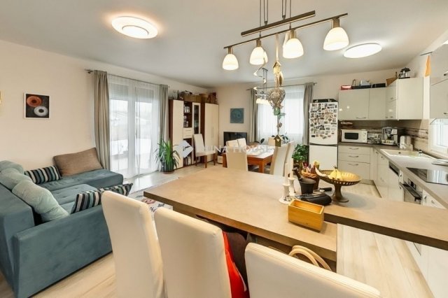 Eladó családi ház, Kecskeméten 82.9 M Ft, 4 szobás