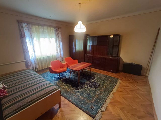 Eladó családi ház, Pécsett 56.9 M Ft, 4 szobás