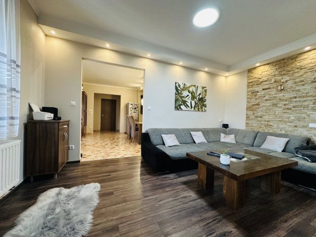 Eladó családi ház, Ácson 89.9 M Ft, 3 szobás