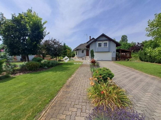 Eladó családi ház, Kecskeméten 149 M Ft, 5 szobás